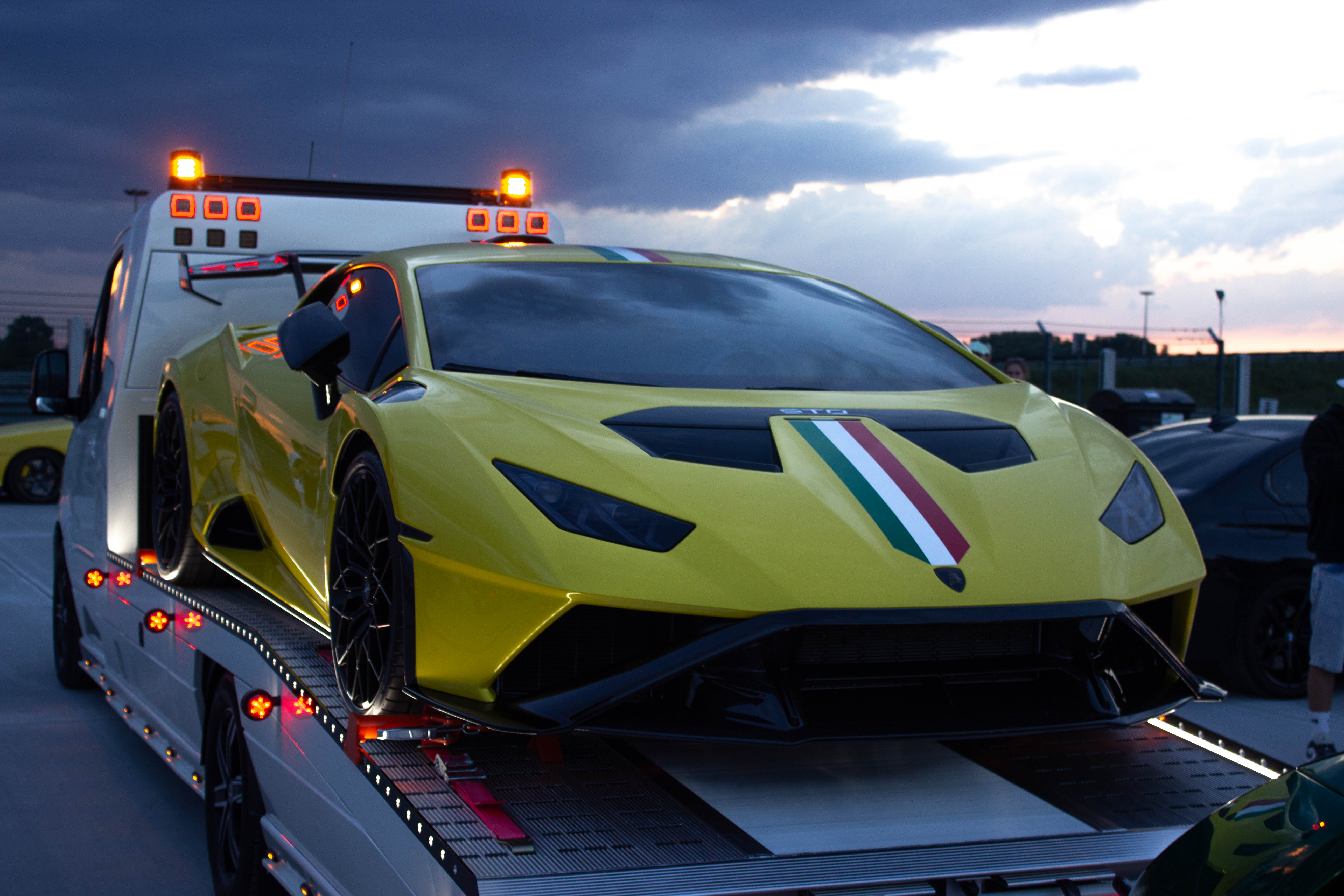 Automobil
